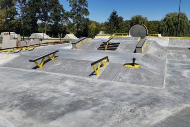 Projekt eines Skateparks aus Beton - Minsk Mazowiecki